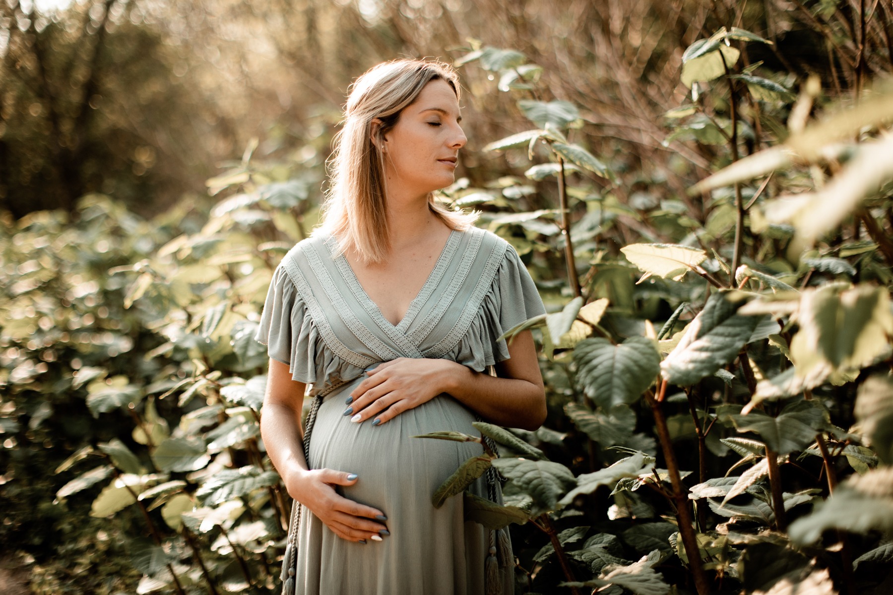 Photo de grossesse en pleine nature alsace colmar vosges séance maternité